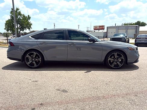 Used 2025 Honda Accord Sport image 5