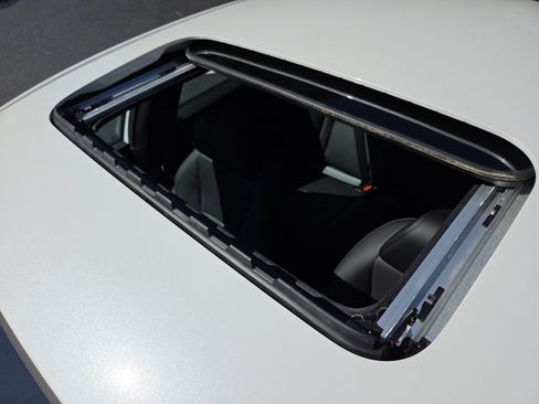 Certified 2024 Honda Civic Touring image 4