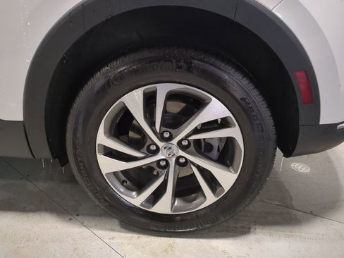 Used 2022 Buick Envision Essence w/ Technology Package I image 17