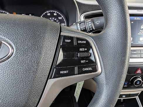 Used 2022 Hyundai Accent SEL FWD image 22