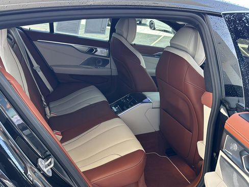 Used 2025 BMW ALPINA B8 xDrive Gran Coupe image 11