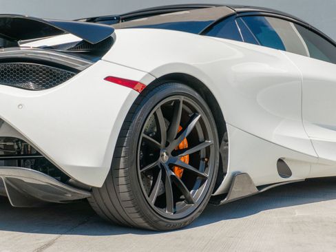 Used 2021 McLaren 720S Spider image 42