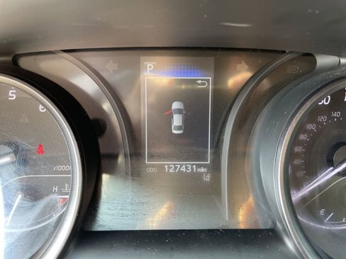 Used 2021 Toyota Camry SE image 16