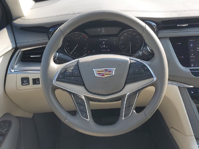 Certified 2020 Cadillac XT5 Premium Luxury w/ LPO, Floor Liner Package AWD/4WD image 12