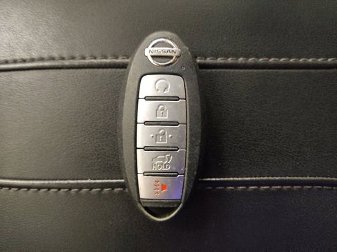 Used 2020 Nissan Rogue SL FWD image 32