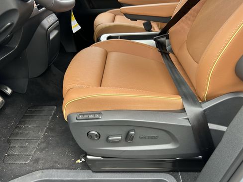 New 2025 Volkswagen ID. Buzz Pro S Plus image 17