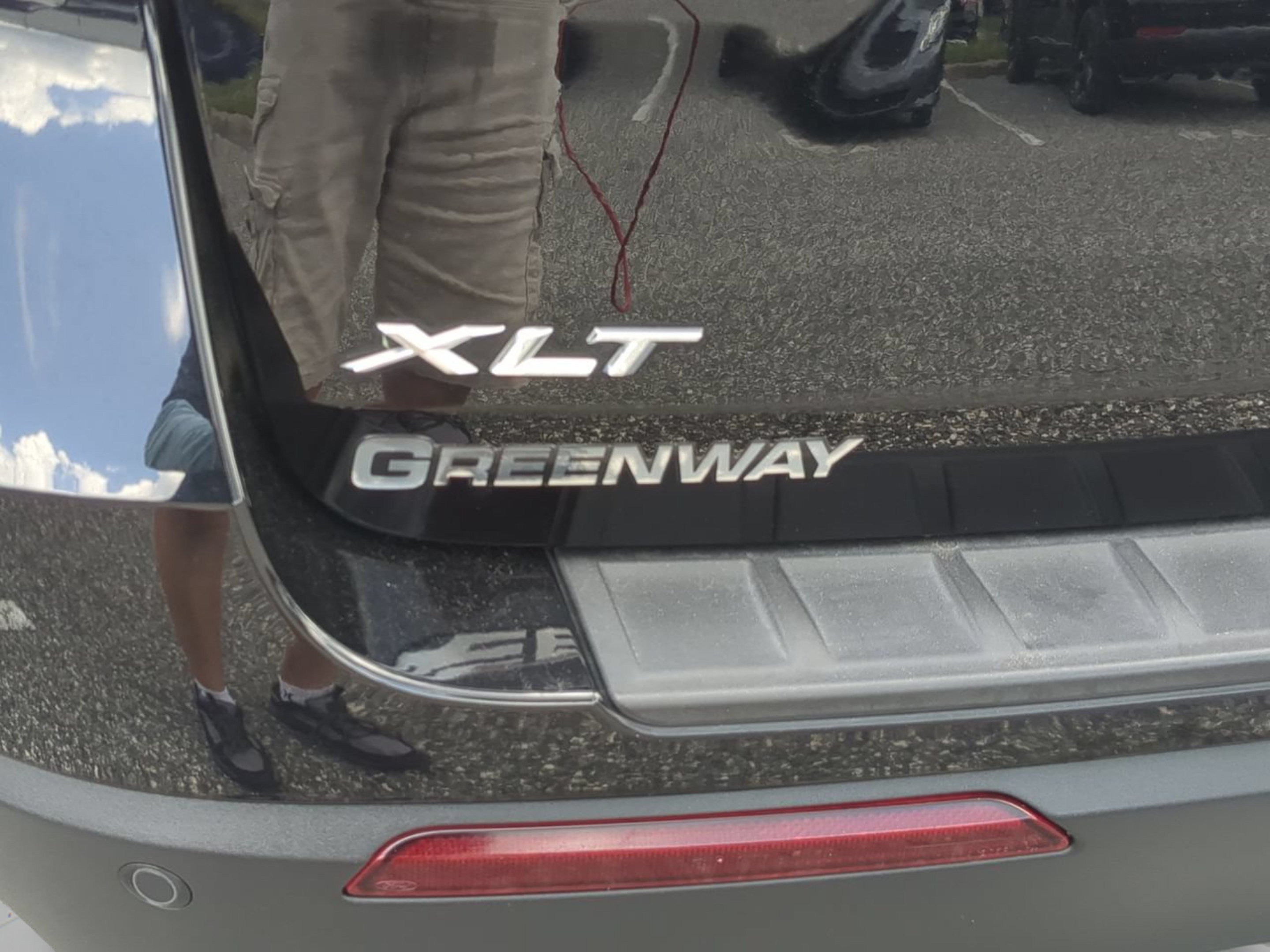 Used 2023 Ford Explorer XLT RWD image 16