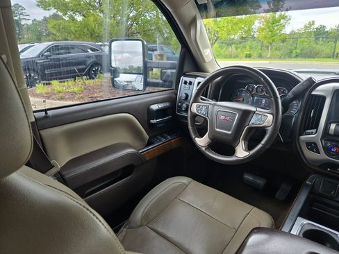 Used 2017 GMC Sierra 2500 SLT image 9