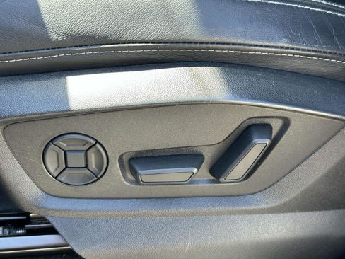 Used 2019 Audi Q8 Premium Plus w/ Premium Plus AWD/4WD image 15