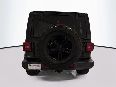 Used 2019 Jeep Wrangler Unlimited Sahara AWD/4WD image 6