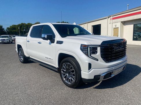 Used 2024 GMC Sierra 1500 Denali Ultimate image 3