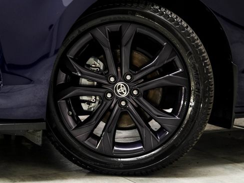 Used 2022 Toyota Sienna XSE image 3