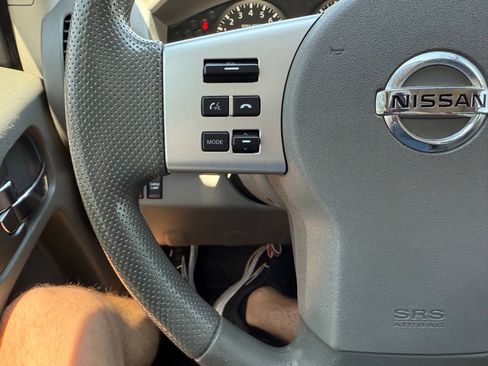 Used 2021 Nissan Frontier SV w/ Midnight Edition Floor Mats image 34