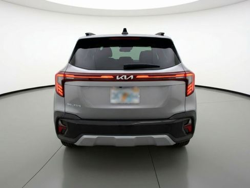 Used 2025 Kia Seltos S image 7
