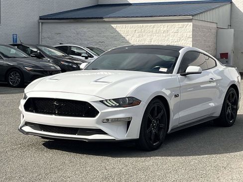 Used 2019 Ford Mustang GT w/ Black Accent Package RWD image 3
