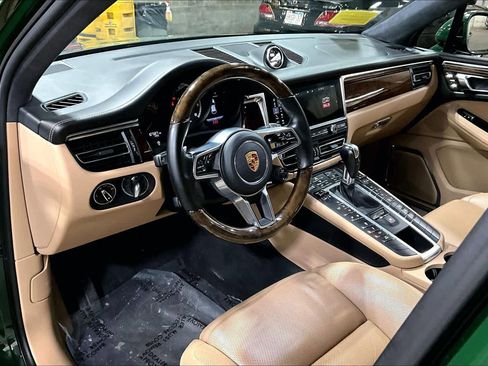 Used 2020 Porsche Macan Turbo AWD/4WD image 36