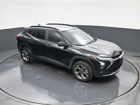 Used 2024 Chevrolet Trax LT w/ LT Convenience Package image 23