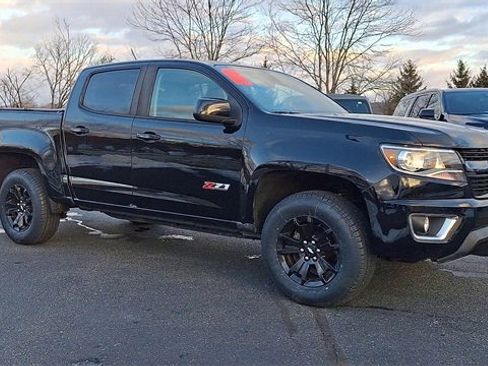 Certified 2019 Chevrolet Colorado Z71 w/ Z71 Midnight Edition image 2