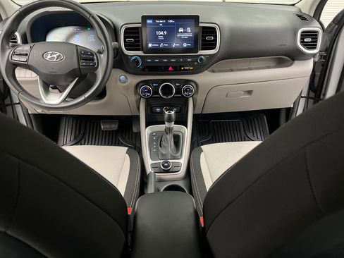 Used 2025 Hyundai Venue SEL FWD image 35