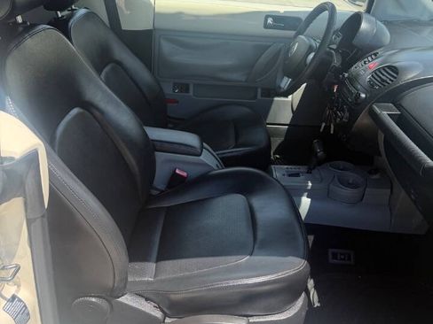 Used 2005 Volkswagen Beetle GLS FWD image 12