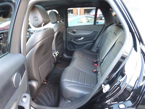 Used 2021 Mercedes-Benz GLC 300 4MATIC image 19