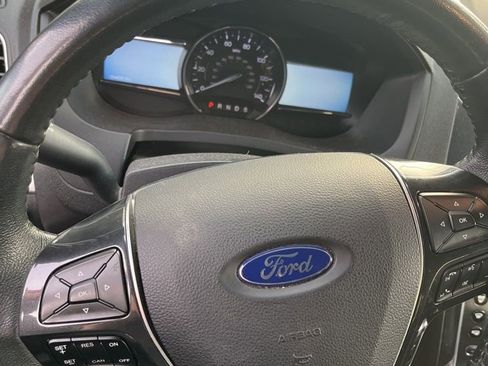 Used 2019 Ford Explorer Limited w/ Class III Trailer Tow Package image 14