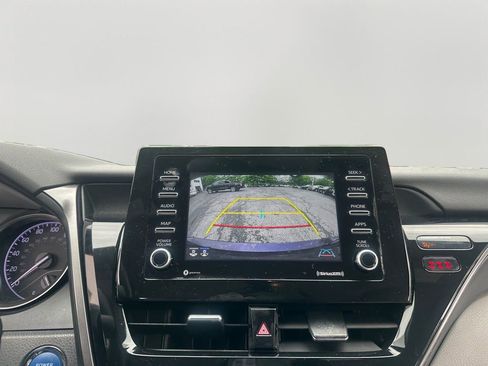 Used 2022 Toyota Camry SE FWD image 16