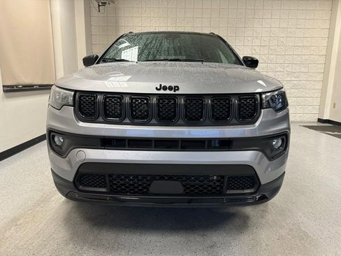 Used 2023 Jeep Compass Latitude AWD/4WD image 34