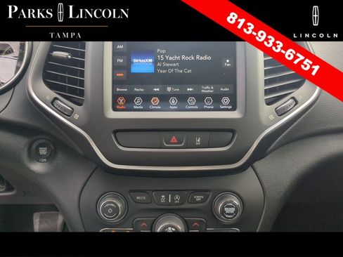 Used 2022 Jeep Cherokee Latitude Lux w/ Sun & Sound Group AWD/4WD image 21