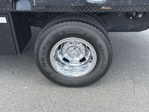 Used 2024 RAM 3500 Tradesman w/ Chrome Appearance Group AWD/4WD image 23