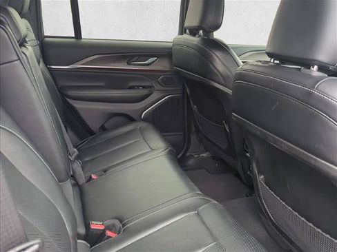 Used 2023 Jeep Grand Cherokee Overland AWD/4WD image 20