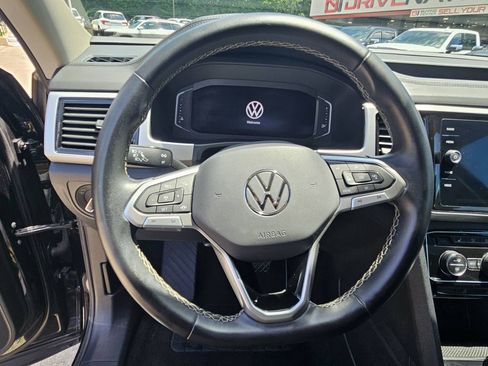 Used 2023 Volkswagen Atlas SE w/ Black Wheel Package FWD image 11