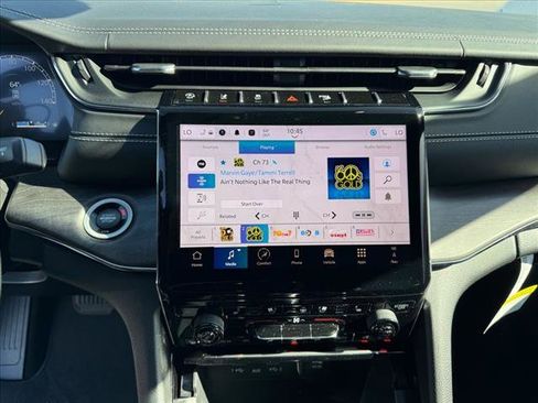 Used 2024 Jeep Grand Cherokee Overland w/ Trailer Tow Package image 14