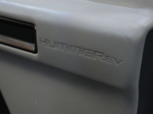 Used 2025 GMC Hummer EV 3X w/ LPO, Sport Package image 27