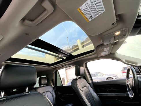 Used 2020 Ford Expedition Platinum image 12