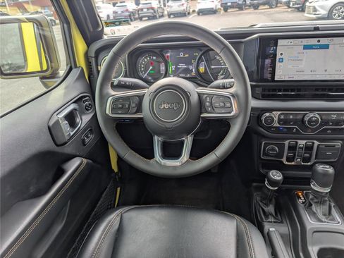 Used 2024 Jeep Wrangler Sahara image 17