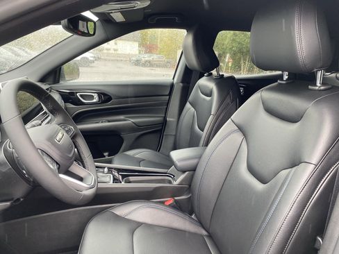 New 2026 Jeep Compass Limited image 9