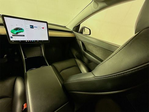 Used 2020 Tesla Model Y Long Range image 23