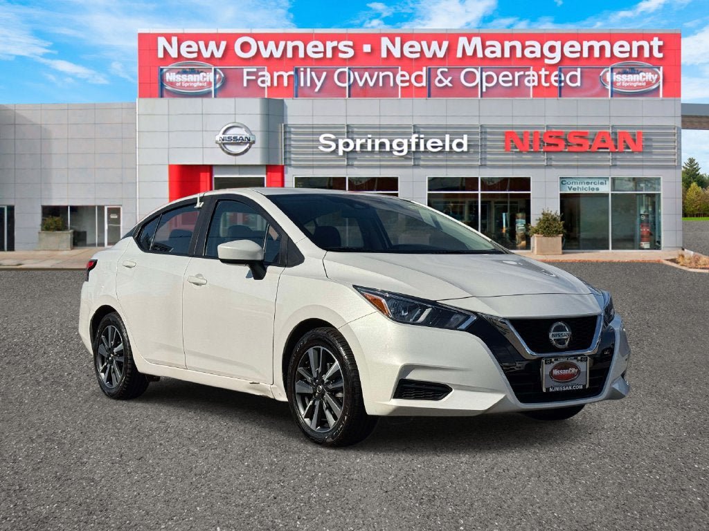 Used 2022 Nissan Versa SV FWD image 1