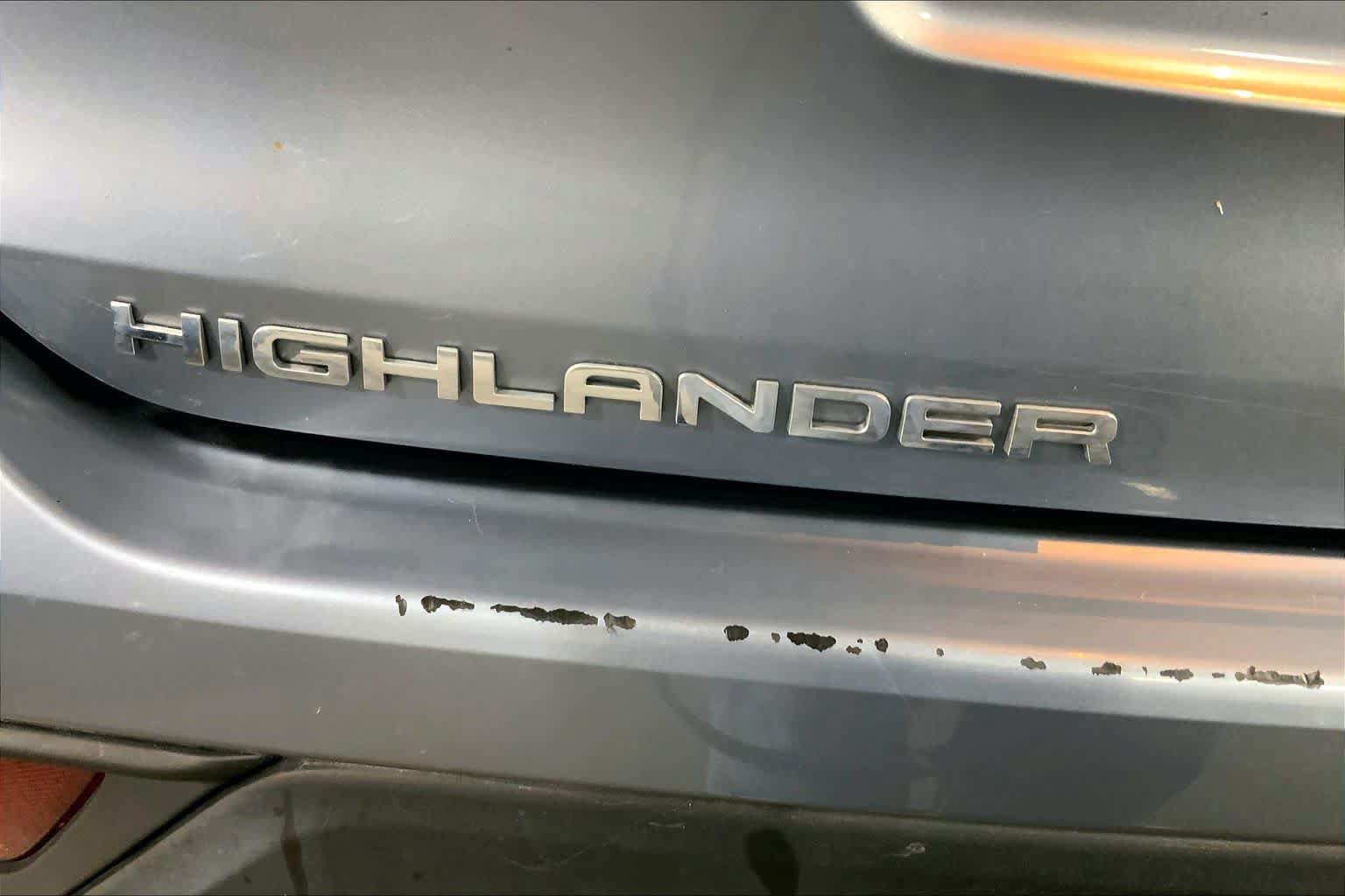 Used 2023 Toyota Highlander XLE AWD/4WD image 10