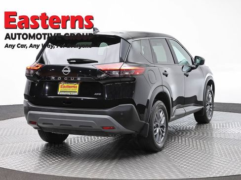 Used 2023 Nissan Rogue S AWD/4WD image 5