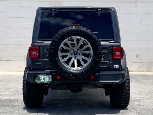 Used 2021 Jeep Wrangler Unlimited Sahara AWD/4WD image 5