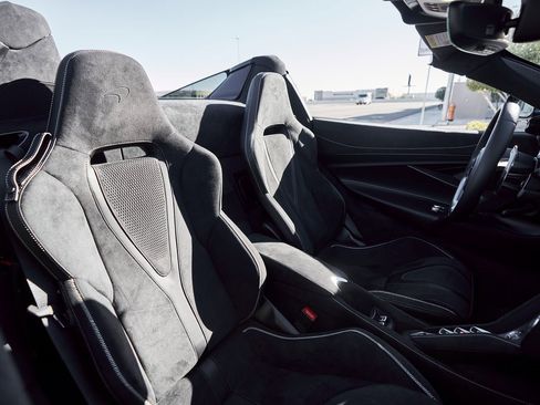 Used 2024 McLaren 750S Spider image 40