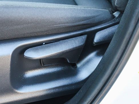 Used 2022 Toyota Corolla Cross LE image 23