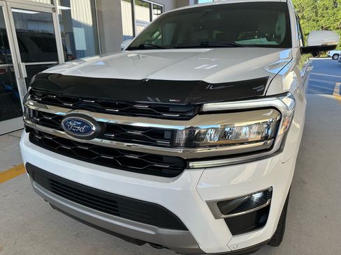 Used 2024 Ford Expedition Max Limited AWD/4WD image 2