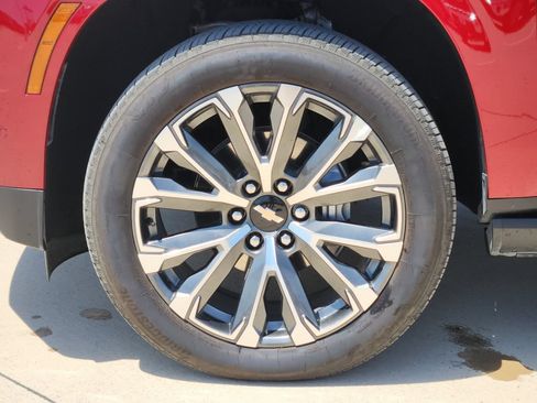 Used 2026 Chevrolet Tahoe High Country AWD/4WD image 10