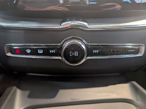 Used 2022 Volvo XC60 B6 R-Design w/ Advanced Package image 23