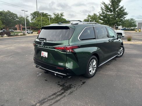 Used 2021 Toyota Sienna Limited AWD/4WD image 21