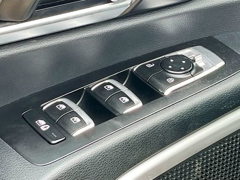 Used 2024 Kia Telluride EX w/ EX Captain's Chair Package FWD image 18