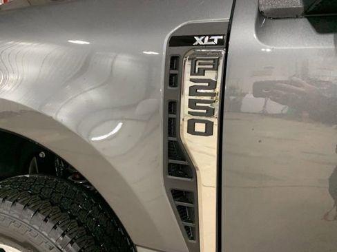 New 2026 Ford F250 XLT w/ FX4 Off-Road Package AWD/4WD image 17